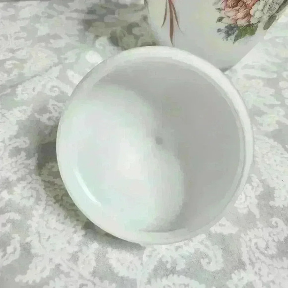 Norleans Floral Apothecary Jar white satin vintage jar with lid - Picture 5 of 6